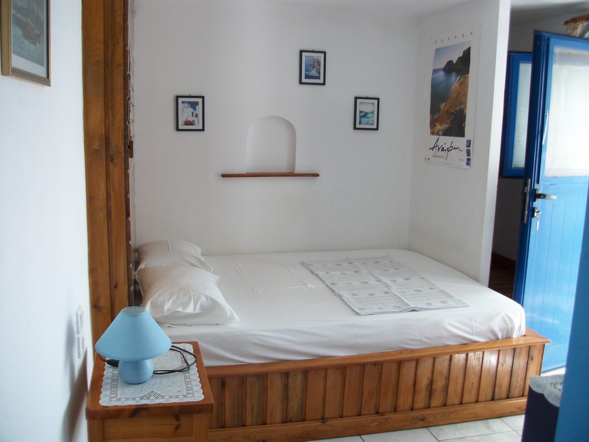 Floras Rooms And Studios Anafi Exterior photo